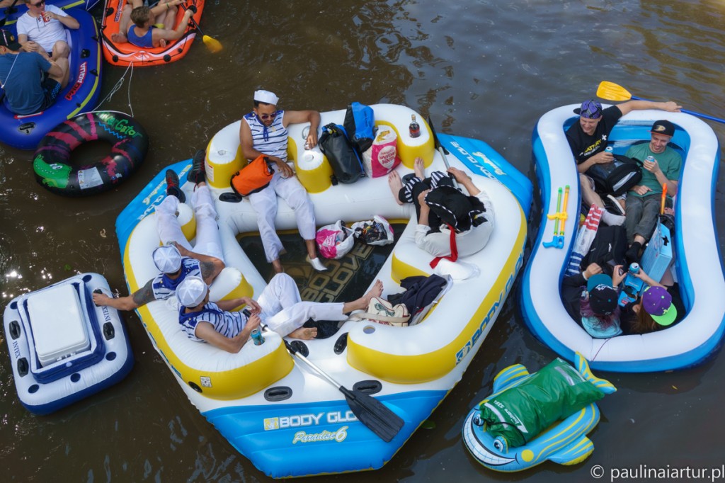 Beer-floating-mattress Grunt to dobra jednostka pływająca