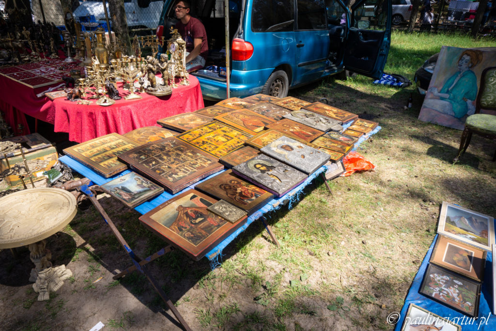 Na targu w Kiermusach można kupić sobie ikonkę